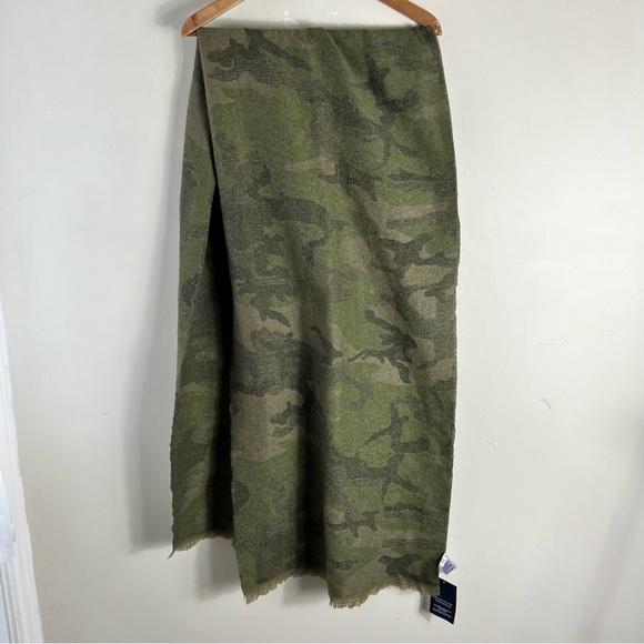 GAP Camo Green Recycled Brushed Scarf 200x50 cm NWT Soft Cozy oversized Unisex - Picture 2 of 6